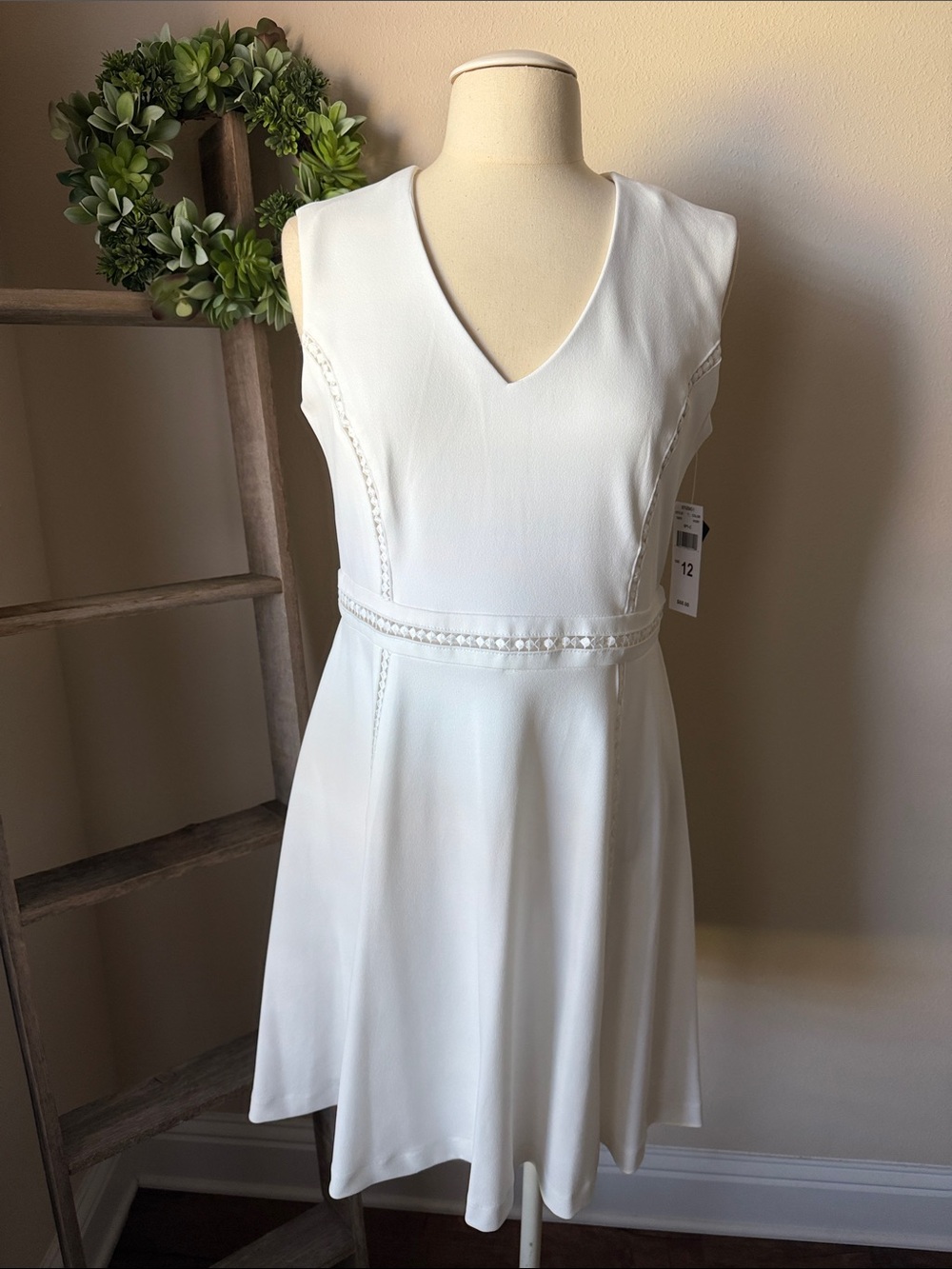Sandra Darren white A-line sleeveless dress